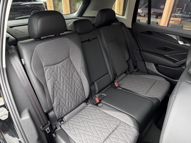 Volkswagen TIGUAN Life 1.5 TSI PHEV DSG 204 Pk | Pano | Trekhaak | 20 inch | Comfo