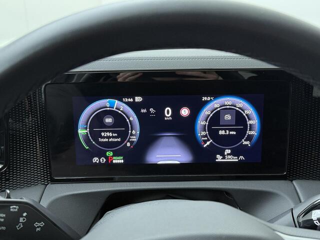 Volkswagen TIGUAN 1.5 eHybrid Life Edition | 150 PK | SoH 100 % | Trekhaak wegklapbaar | Achteruitrijcamera | Panoramadak | Stuur- & Stoelverwarming | Matrix LED |