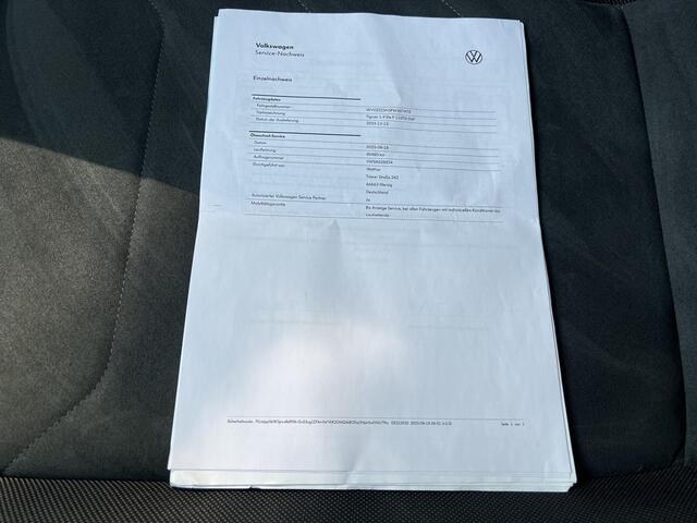 Volkswagen TIGUAN 1.4 TSI eHybrid Elegance Business+ Dealer onderhouden / Elektrische trekhaak (1800 kg) / Accu SoH 94.4 % / Navigatie / Apple Carplay Android / Stuur- en stoelverwarming / Parkeer assistent / 18" LM wielen /