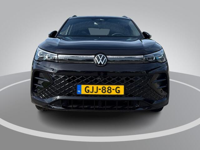 Volkswagen TIGUAN 1.5 eHybrid 272pk DSG R-Line Business · Trekhaak · Panoramadak · Dodehoeksensoren · Apple/Android Car Play · Camera · Garantie t/m 23-08-2028 of 100.000km
