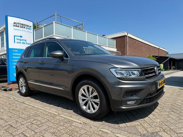 Volkswagen TIGUAN 1.5 TSI ACT Comfortline Business Trekhaak (1800kg) LED Keyless CarPlay Nieuwe 4s banden