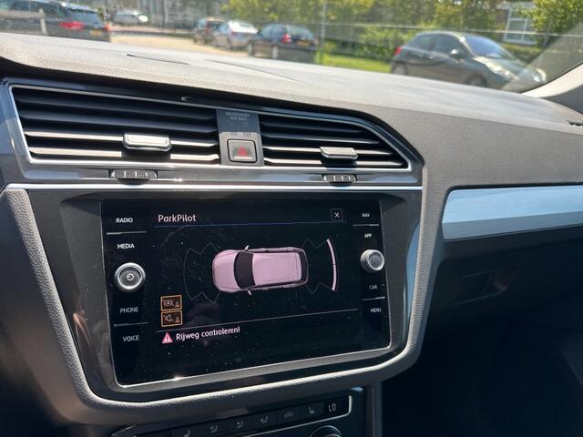 Volkswagen TIGUAN 1.5 TSI ACT Comfortline Business Trekhaak (1800kg) LED Keyless CarPlay Nieuwe 4s banden