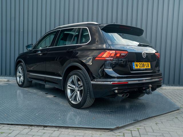Volkswagen TIGUAN 1.4 TSI ACT Highline Business R | Pano | Trekhaak wegkl. | Elk. A-klep | Side Assist | Camera | Prijs Rijklaar!!