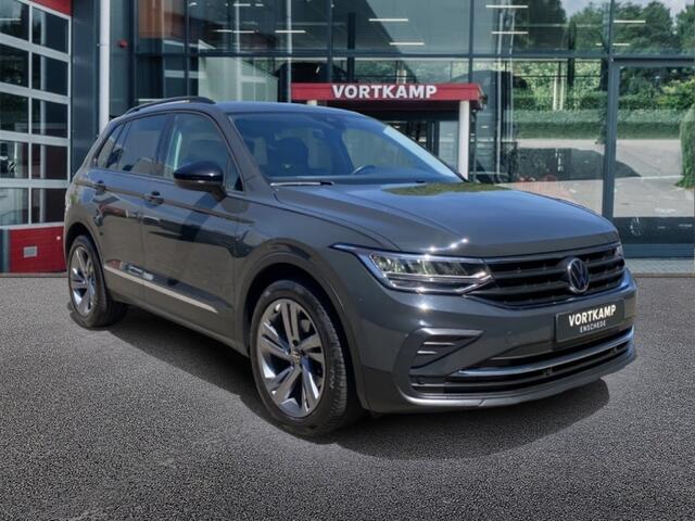 Volkswagen TIGUAN 1.5 TSI DSG LIFE BUSINESS TREKHAAK/CAMERA/ACC/STOEL+STUURVERW