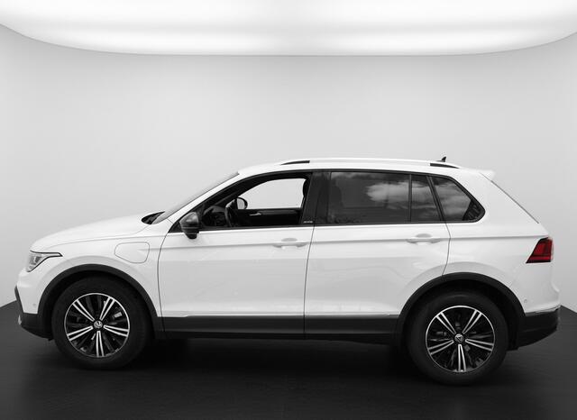 Volkswagen TIGUAN e-Hybrid 245PK DSG LIFE VIRTUAL/PANORAMADAK/TREKHAAK/HEAD-UP EL KLEP
