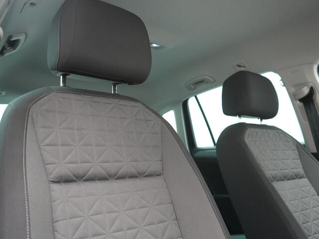 Volkswagen TIGUAN 1.4 TSI eHybrid Life PHEV 245pk Dealer O.H. | Adaptive Cruise | 360 Camera | Stoelen & Stuur Verwarmd | Apple Carplay | Keyless | Blis | Navigatie | DAB | Virtual | Plug In Hybrid |