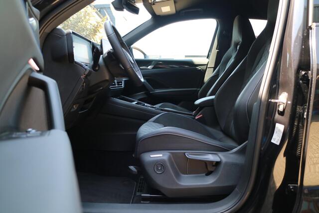 Volkswagen TIGUAN 1.5 eTSI R-Line Edition | Automaat! | Camera | Trekhaak! | Blind Spot |