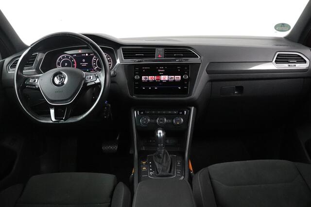 Volkswagen TIGUAN 1.4 TSI 150pk ACT DSG Comfortline Business R | Automaat | R-Line | Panoramadak | Winter Pakket |
