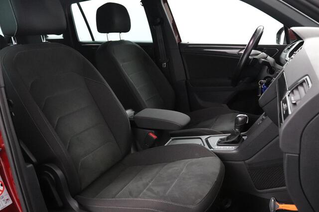 Volkswagen TIGUAN 1.4 TSI 150pk ACT DSG Comfortline Business R | Automaat | R-Line | Panoramadak | Winter Pakket |