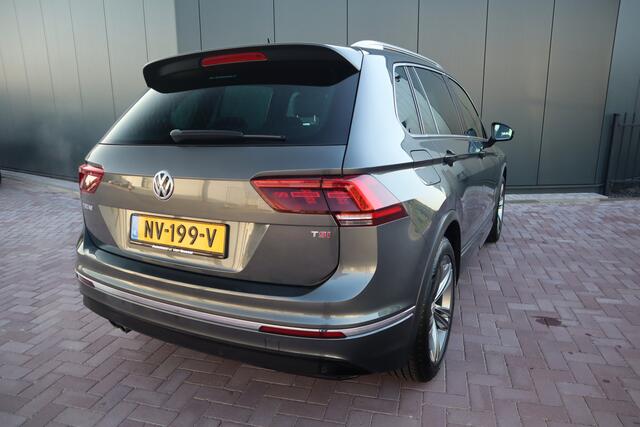 Volkswagen TIGUAN 1.4 TSI ACT R-LINE Highline Automaat Panoramadak Advance Pakket Electrische achterklep Afneembare Trekhaak Etc.