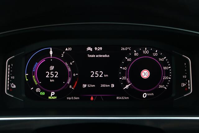 Volkswagen TIGUAN 1.4 TSI eHybrid Business+ PHEV | Adap. Cruise | Stoel-/Stuurverwarming |Elek. Trekhaak | Navigatie