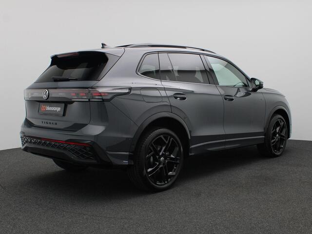 Volkswagen TIGUAN 1.5 eHybrid R-Line Edition 272PK DSG Panoramadak, Trekhaak, 20" LM Velgen, Black Style, Leder, Memorystoel, 360gr. Camera, Head-Up Display, Navi via Apple Carplay/Android Auto