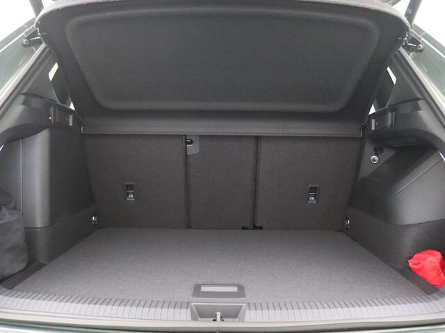 Volkswagen TIGUAN 1.5 eHybrid R-Line Edition 272PK DSG Panoramadak, Trekhaak, 20" LM Velgen, Black Style, Leder, Memorystoel, 360gr. Camera, Head-Up Display, Navi via Apple Carplay/Android Auto