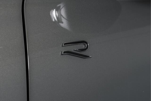 Volkswagen TIGUAN 1.5 eHybrid R-Line Edition 272 PK | Black Style | 15 inch Navi | Elek. Trekhaak | IQ Light | S/K-Panodak | Dig. Cockpit | Adapt. Cruise | Stoel-+Stuurverw. | 360 Camera | NAV + App. Connect | ECC | Elek. Klep | LM 20" | 4296
