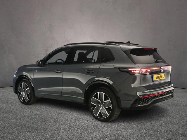 Volkswagen TIGUAN R-Line Edition 1.5 TSI eHybrid 204pk DSG Automaat Trekhaak, Panoramadak, Black Style, Adaptive cruise control, Navigatie, Achteruitrijcamera