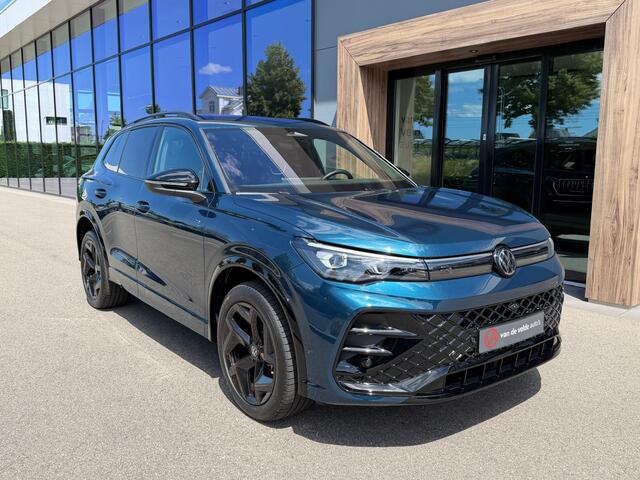 Volkswagen TIGUAN 1.5 eHybrid R-Line | Black line | 360 Camera | Trekhaak | Dode hoek | IQ light | Elek. klep | Rijklaar incl. garantie