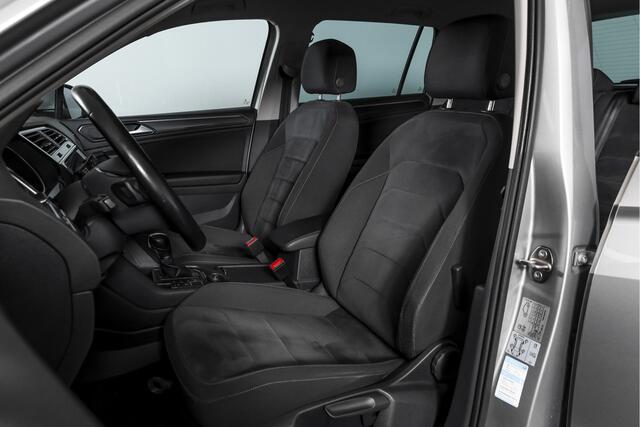 Volkswagen TIGUAN 2.0 TSI 4Motion Highline Business R 180 PK | R-Line | Elek. Trekhaak | Adapt. Cruise | Stoel-+Bankverw. | PDC | Camera | NAV + App. Connect | ECC | Elek. Klep | LM 19" |
