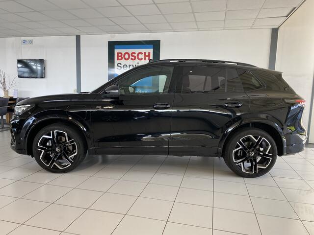 Volkswagen TIGUAN 1.5 eHybrid R-Line Edition 272 PK Full Option, Panoramadak , Headup , Dynamic Light, Trekhaak, Leer , Massage stoelen
