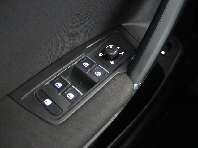 Volkswagen TIGUAN Allspace 1.5 TSI Comfortline Business 7p. | Trekhaak | Navi | Clima |