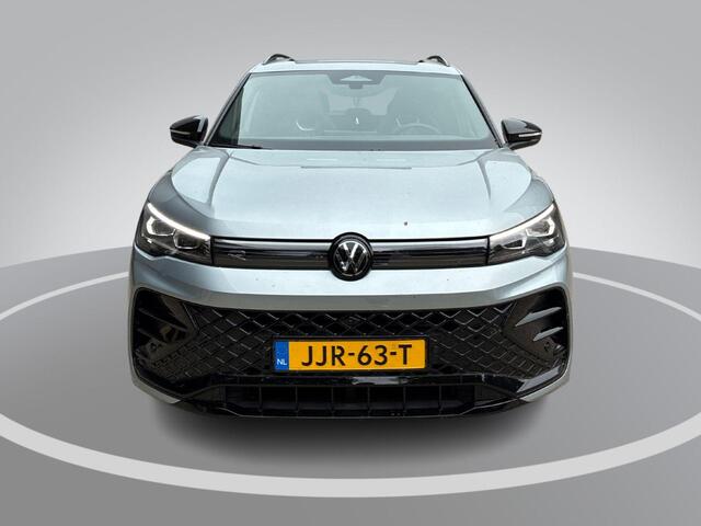 Volkswagen TIGUAN 1.5 eHybrid 272pk DSG R-Line Edition · Panoramadak · Inklap. Trekhaak · 360 Camera · Matrix LED · Massagefunctie · Dodehoeksensor · Garantie t/m 27-10-2029 of 100.000km