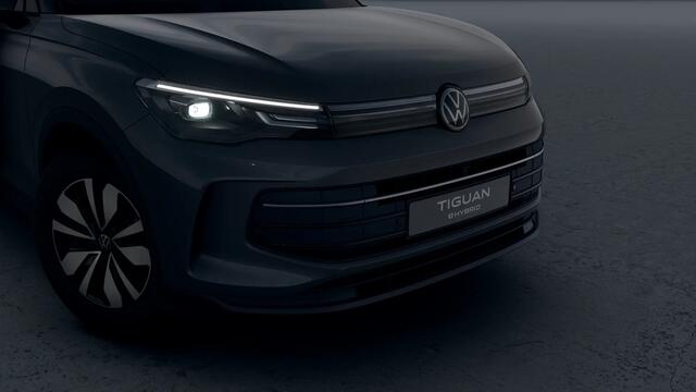 Volkswagen TIGUAN Limited Edition | 30,5 cm display met 2D en 3D weergave | Automatische afstandsregeling (Adaptive Cruise Control) | Diefstalalarm