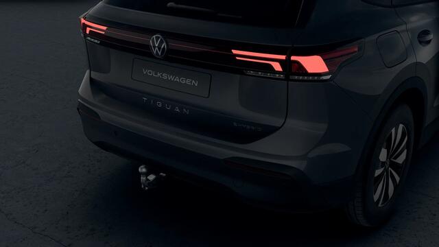 Volkswagen TIGUAN Limited Edition | 30,5 cm display met 2D en 3D weergave | Automatische afstandsregeling (Adaptive Cruise Control) | Diefstalalarm