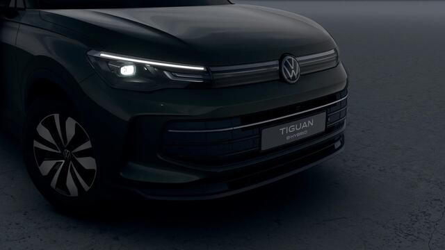 Volkswagen TIGUAN Limited Edition | 30,5 cm display met 2D en 3D weergave | Automatische afstandsregeling (Adaptive Cruise Control) | Diefstalalarm