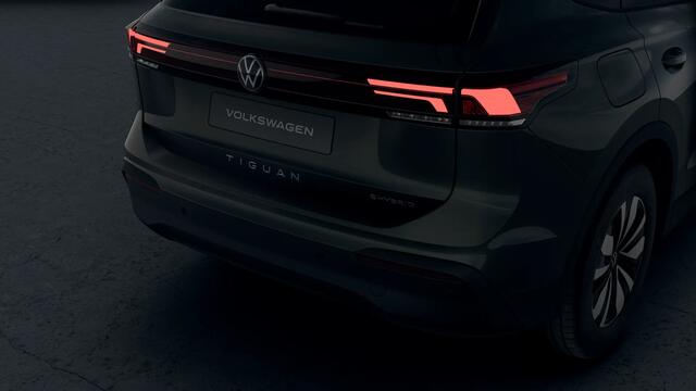 Volkswagen TIGUAN Limited Edition | 30,5 cm display met 2D en 3D weergave | Automatische afstandsregeling (Adaptive Cruise Control) | Diefstalalarm