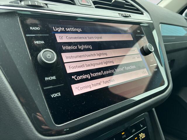 Volkswagen TIGUAN 1.5 TSI Life Business Aut- Stoelmassage, Carplay, Android Auto, Alcantara Interieur, Trekhaak
