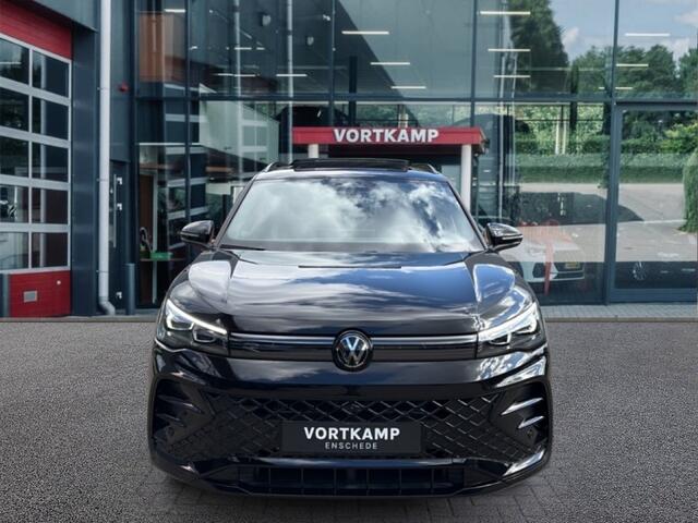 Volkswagen TIGUAN 1.5 TSI e-HYBRID R-LINE 272PK LEDER/PANOP-DAK/TREKHAAK/HenK/360CAMERA