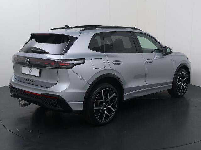 Volkswagen TIGUAN 1.5 eHybrid R-Line Edition | 272 PK | Trekhaak wegklapbaar | Panoramadak | Matrix LED | Harman Kardon Audio | Head-up display | Massagestoelen |