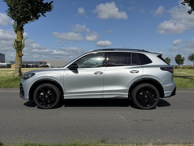 Volkswagen TIGUAN 1.5 eHybrid R-Line Edition | Matrix LED | Panoramadak | 360 camera | Trekhaak | Lederen bekleding | Apple Carplay/Android Auto | Memory stoelen |