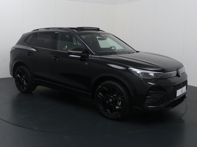 Volkswagen TIGUAN 1.5 eHybrid R-Line Edition | SoH 100% | Trekhaak wegklapbaar | Adaptive Cruise Control | Panoramadak | 360 graden camera | Head-up Display | Massagestoelen |