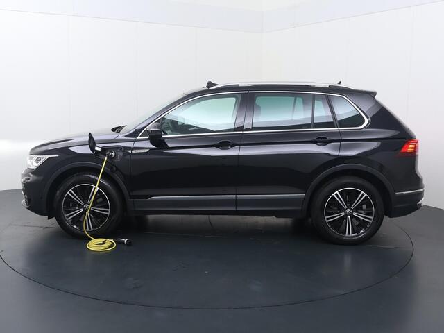 Volkswagen TIGUAN 1.4 TSI eHybrid Elegance | SoH 94 % | 245 PK | Trekhaak wegklapbaar | Adaptive Cruise Control | Panoramadak | 360 graden camera | Volleder | Matrix LED |