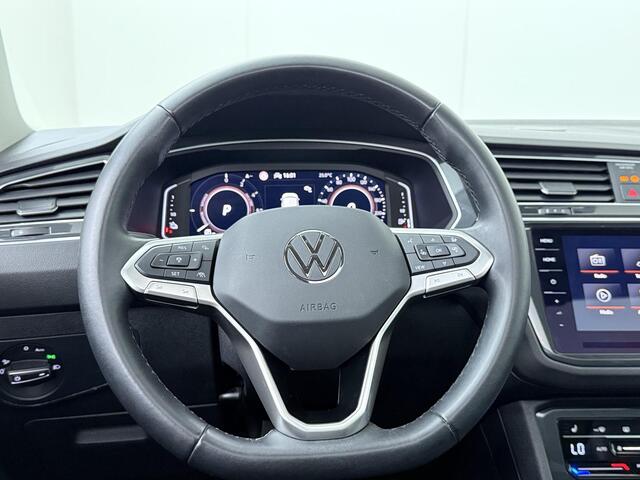 Volkswagen TIGUAN 1.4 TSI eHybrid Elegance | SoH 94 % | 245 PK | Trekhaak wegklapbaar | Adaptive Cruise Control | Panoramadak | 360 graden camera | Volleder | Matrix LED |