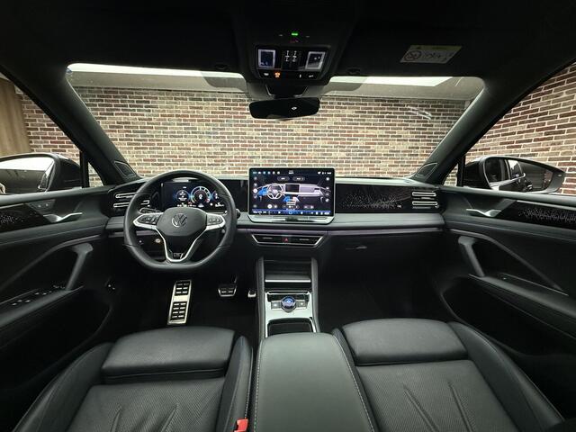 Volkswagen TIGUAN 1.5 eHybrid R-Line Edition Panoramadak, Trekhaak, Massagestoelen