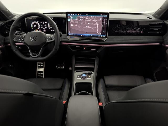 Volkswagen TIGUAN 1.5 eHybrid R-Line Edition Plug-in Panoramadak, 360 Camera, Trekhaak, Leder, Head-up display, Elektrische achterklep, Winterpakket, Memory stoelen, 2 jaar garantie