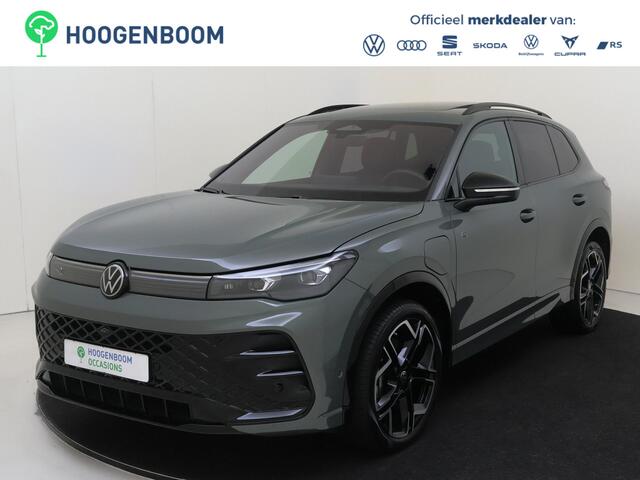 Volkswagen TIGUAN 1.5 eHybrid R-Line Edition | SoH 100% | Panoramadak | Lederen bekleding 'Varenna' | Trekhaak | Adaptieve demping | Head-up display | Harman/kardon | Stoelventilatie voor |
