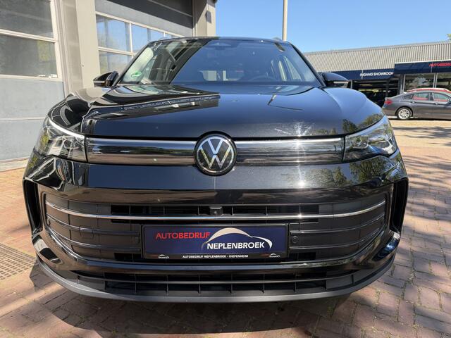 Volkswagen TIGUAN 1.5 eTSI 7-traps automaat 360 camera trekhaak Edition 150pk 20Inch 2025 km 22.147