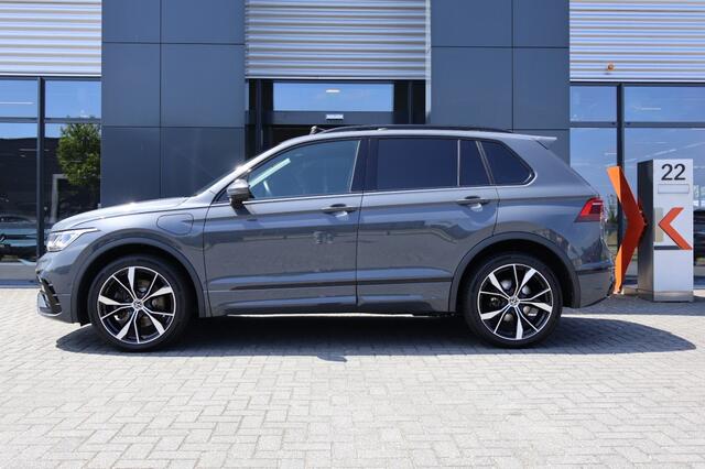 Volkswagen TIGUAN 1.4 e-Hybrid R-Line 245pk/Panodak/ Trekhaak wegklb./Navi pro/ 20InchLM/ DCC/ACC/360gr camera/ Head-Up
