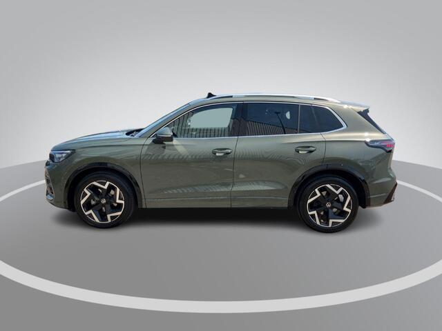 Volkswagen TIGUAN 1.5eTSI/150PK R-Line · Panoramadak · Trekhaak · 360°Camera + Parkeersensoren · Garantie t/m 06-01-2030 of 100000km.