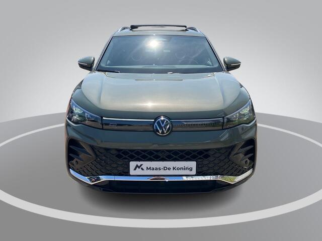 Volkswagen TIGUAN 1.5eTSI/150PK R-Line · Panoramadak · Trekhaak · 360°Camera + Parkeersensoren · Garantie t/m 06-01-2030 of 100000km.