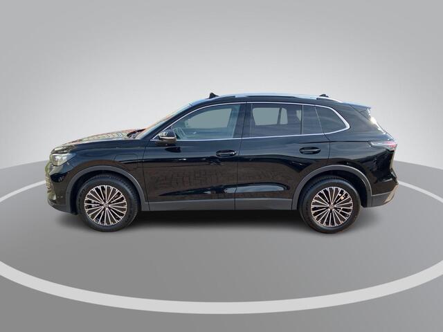 Volkswagen TIGUAN 1.5eHybrid 150kW/204PK Elegance · Panoramadak · Trekhaak · Massagefunctie · Apple/Android Car Play · Garantie t/m 07-09-2030 of 100000km.
