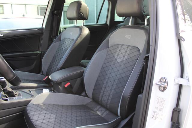 Volkswagen TIGUAN 1.5 TSI R-Line | Panorama | Trekhaak | Matrix LED