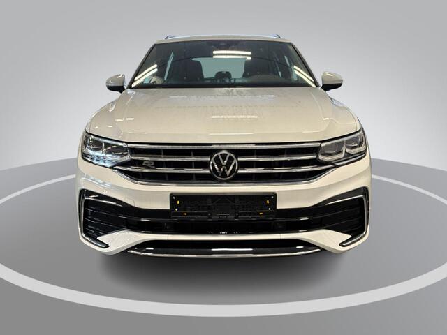 Volkswagen TIGUAN 1.4 TSI eHybrid 245pk DSG R-Line Business · Camera · Inklap. Trekhaak · Dodehoeksensor · Parkeer Assistent · Stuur- & Stoelverwarming · 19"Velgen ·