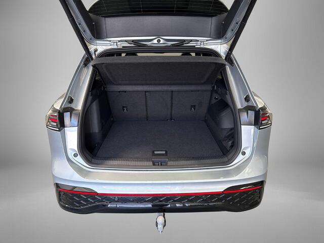 Volkswagen TIGUAN 1.5 eHybrid 204pk DSG R-Line Edition · Panoramadak · 360 Camera · Inklap. Trekhaak · Matrix LED · Stuur- & Stoelverwarming + Massage · Achterbank verwarmd · Garantie t/m 09-10-2030 of 100.000km