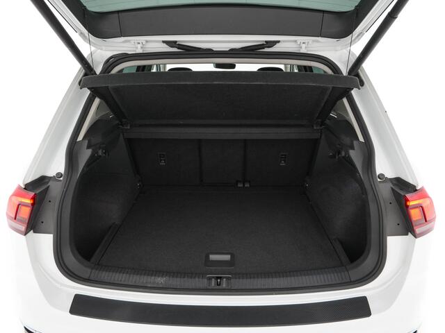 Volkswagen TIGUAN 1.5 TSI Life Business Mild-Hybrid (INCL-BTW) Aut. *FULL-LED | ERGONOMIC-SPORTSEATS | KEYLESS | DAB | CARPLAY | ADAPTIVE-CRUISE | PRIVACY-GLASS | NAVI-FULLMAP | DIGI-COCKPIT | SHIFTPADDLES | ECC | HEATED-SEATS | PDC | TOWBAR |