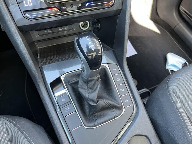 Volkswagen TIGUAN 1.4 TSI eHybrid Life / AUTOMAAT/ 245 PK/ PANO/ TREKHAAK/ PARK.SENSOR.V+A/ STUURVERWARM./ ADAPTIVE CRUISE/ APP-CONNECT/ DIGITAL DASH/ NAVI/ DAB/ CLIMA