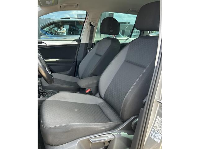 Volkswagen TIGUAN 1.4 TSI ACT R-Line Business R 150PK | AUTOMAAT | Elektrische Trekhaak | Adaptive Cruise Control | Navigatie | Parkeersensoren | 19 inch | Stoelverwarming | Climate Control | APK tot 14-03-2027 | 2 Sleutels |