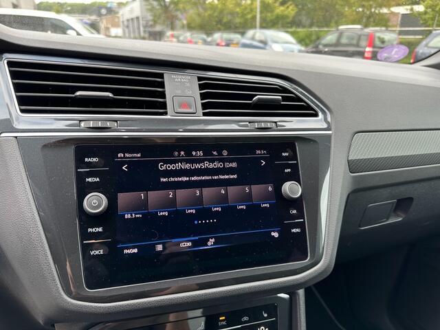 Volkswagen TIGUAN 1.5 TSI R-Line Business+ Trekhaak Camera 20'' Black style IQ light
